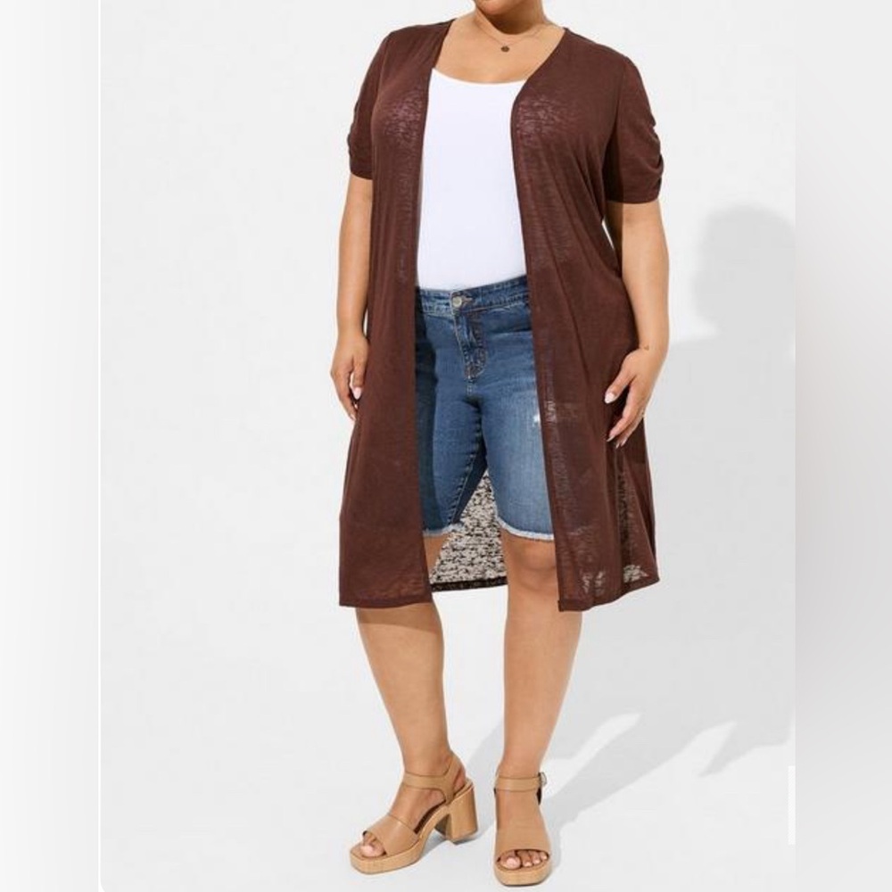🆕 NWT - ruched short sleeve duster. 🤎